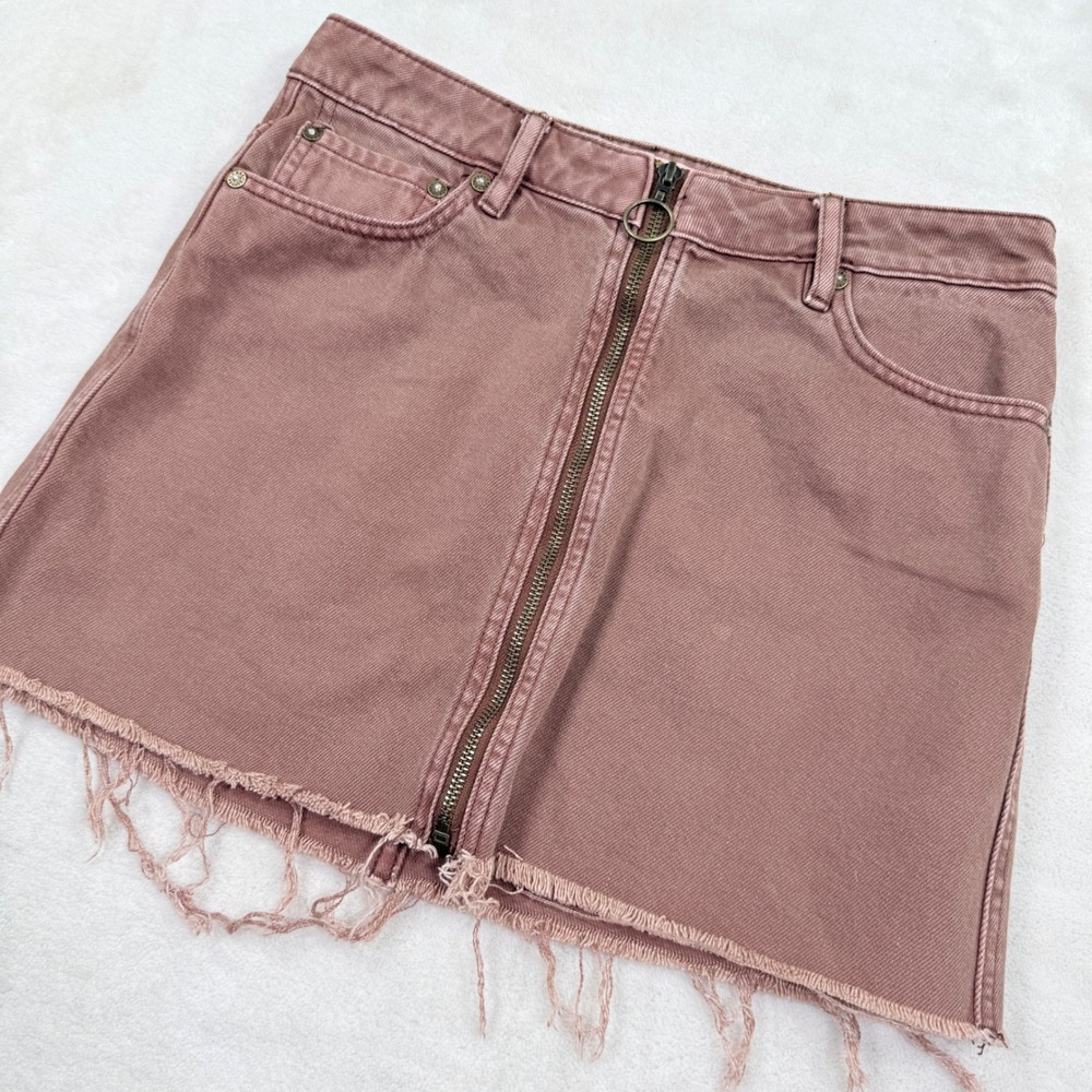 We The Free Free People‎ Mauve Denim Mini Skirt Front Zip Raw Hem Pink Size 25
